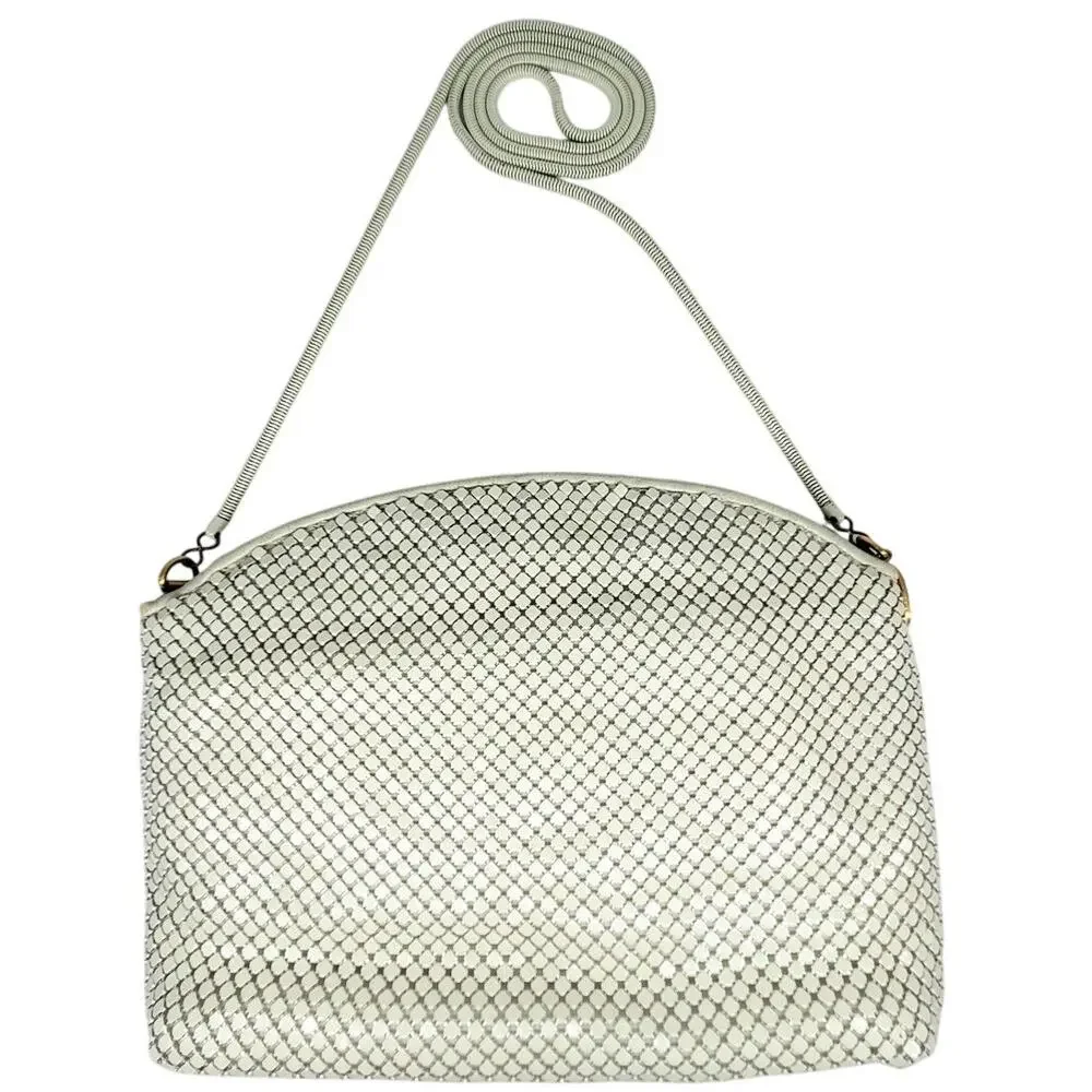 La Regale Vintage 70s Off White Mesh Chainmail Omega Chain Crossbody Bag Handbag